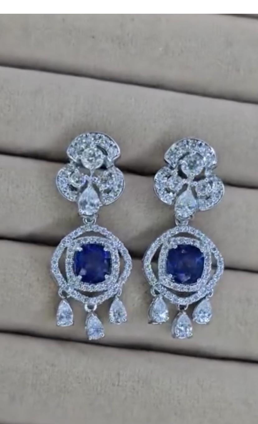 De las mujeres Pendientes de oro de 18 quilates con zafiros de Ceilán certificados AIG de 3,60 quilates y diamantes de 3,50 quilates en venta