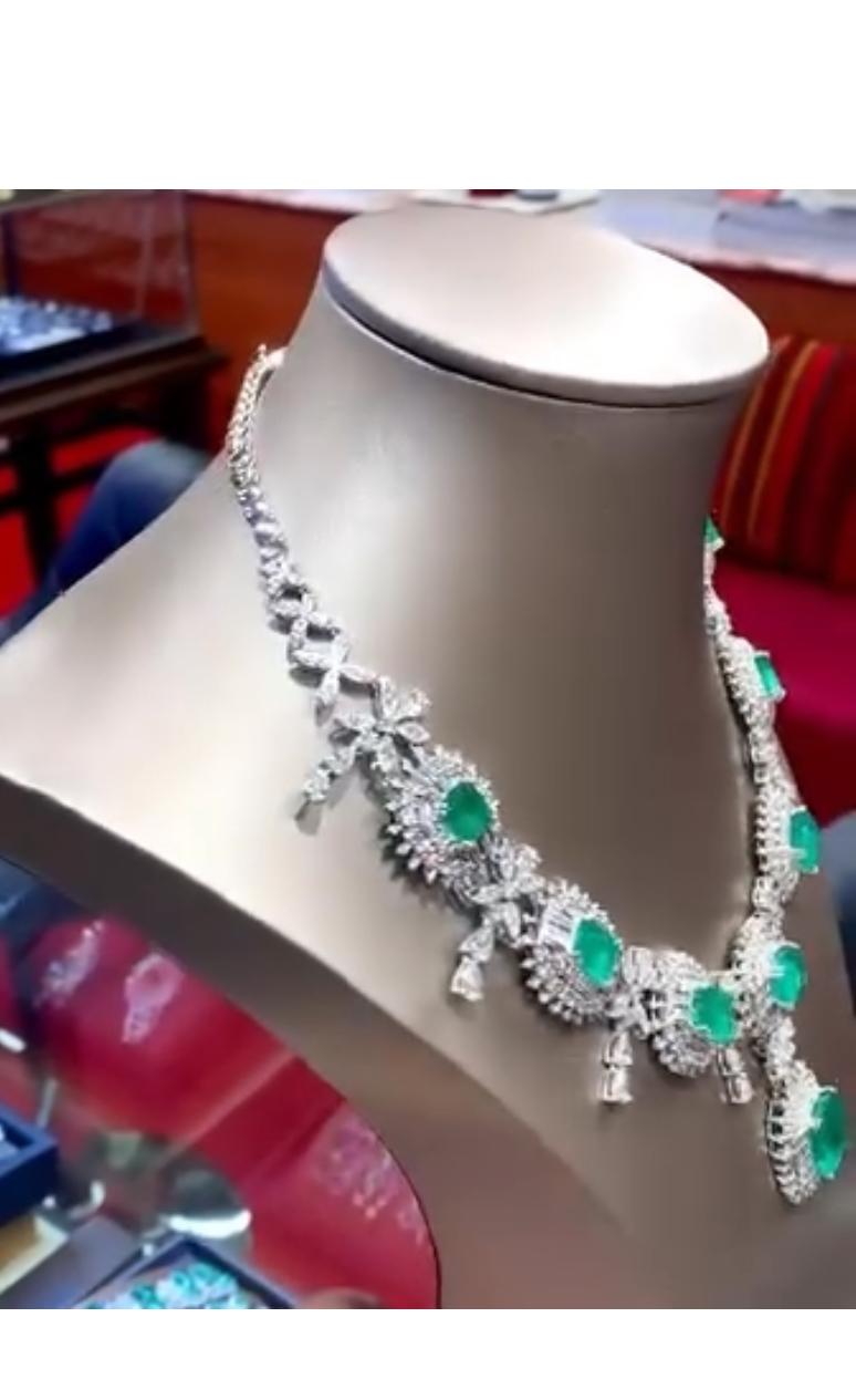 AIG Certified 36.00 Carat Zambian Emerald  23.00 Ct Diamonds 18k Gold Necklace For Sale 3