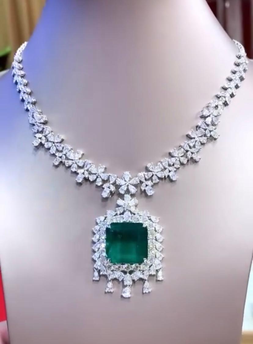 AIG Certified 36.00 Carat Zambian Emerald  23.90 Ct Diamonds Necklace 18K Gold  For Sale 4