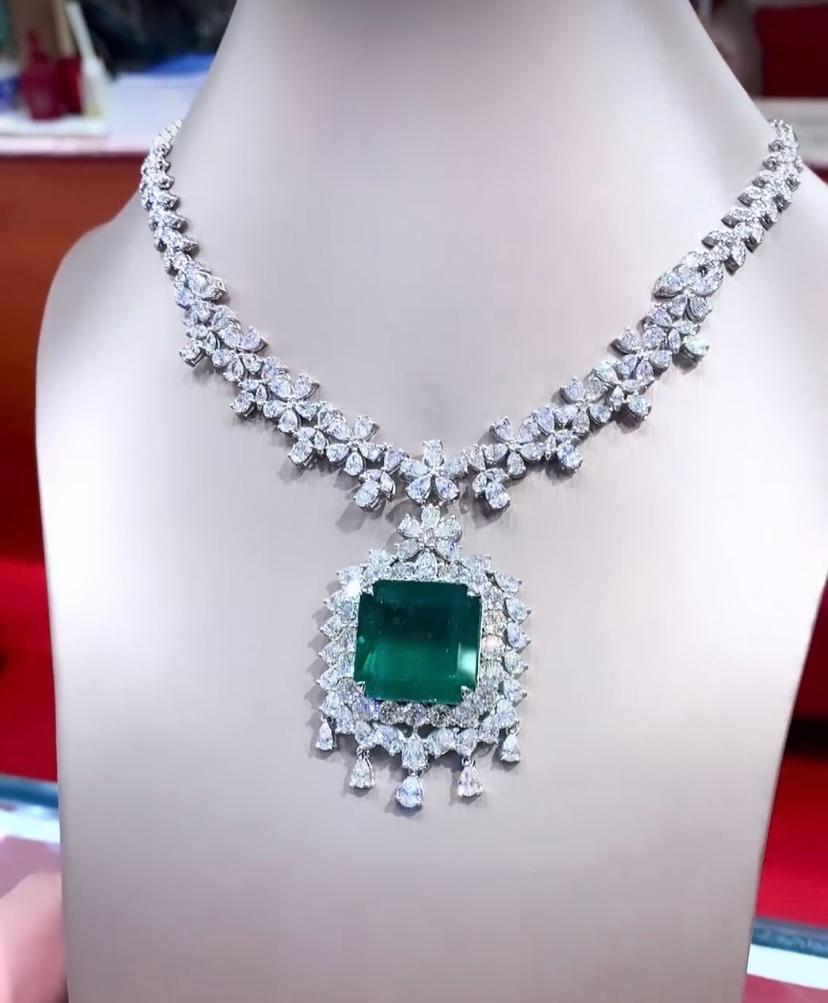 AIG Certified 36.00 Carat Zambian Emerald  23.90 Ct Diamonds Necklace 18K Gold  For Sale 8