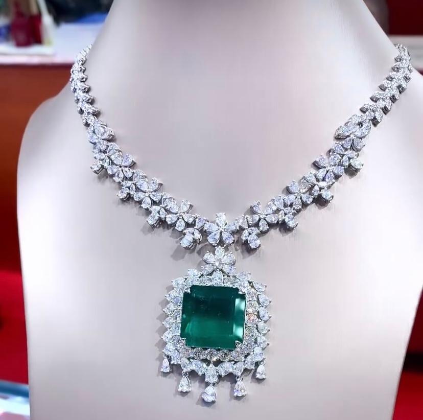 AIG Certified 36.00 Carat Zambian Emerald  23.90 Ct Diamonds Necklace 18K Gold  For Sale 9