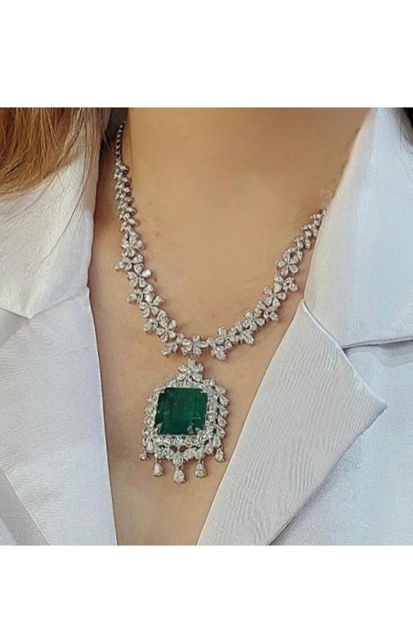 AIG Certified 36.00 Carat Zambian Emerald  23.90 Ct Diamonds Necklace 18K Gold  For Sale 12