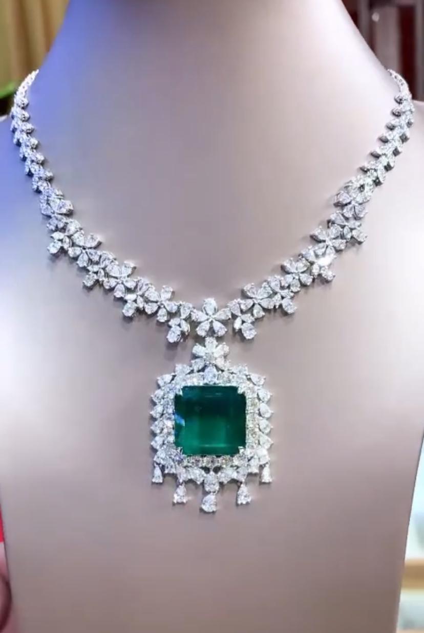 A masterpiece , Emerald and Diamonds necklace.
Green emerald, the epitome of rare beauty. These extraordinary gems posses a captivating green hue, representing vitality , growth, and fortune. Sporting a green gems not only showcases your unique