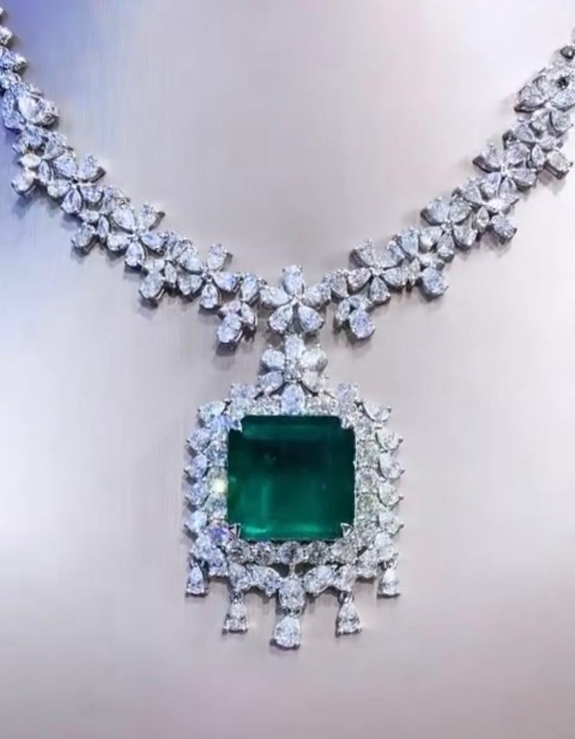 Belle Époque AIG Certified 36.00 Carat Zambian Emerald  23.90 Ct Diamonds Necklace 18K Gold  For Sale