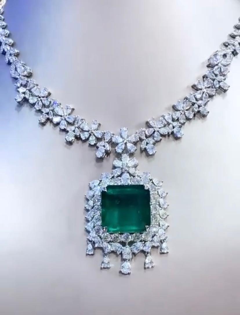 AIG Certified 36.00 Carat Zambian Emerald  23.90 Ct Diamonds Necklace 18K Gold  For Sale 3
