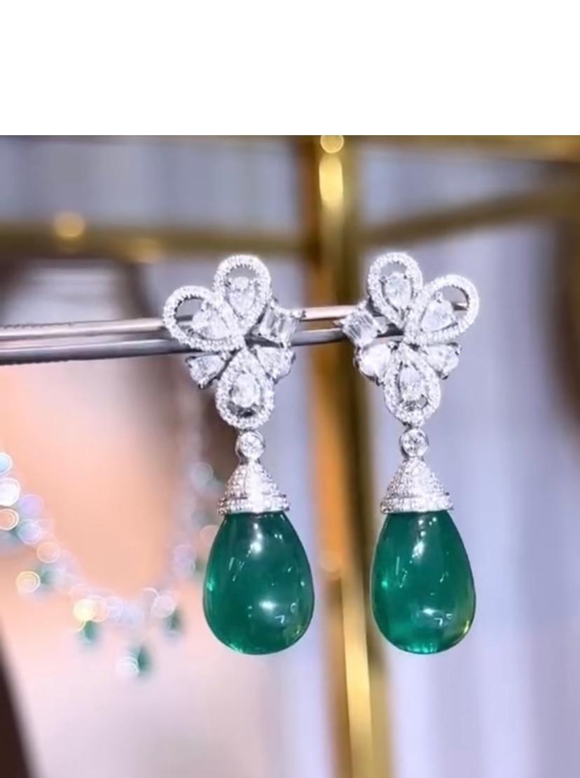 Certificato AIG 36.00 Carati  Orecchini in oro 18K con smeraldi dello Zambia e diamanti da 3,10 carati In condizioni Nuovo in vendita a Massafra, IT