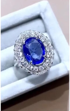 AIG Certified 3.65 Carats Untreated Ceylon Sapphire Diamonds 18K Gold Ring