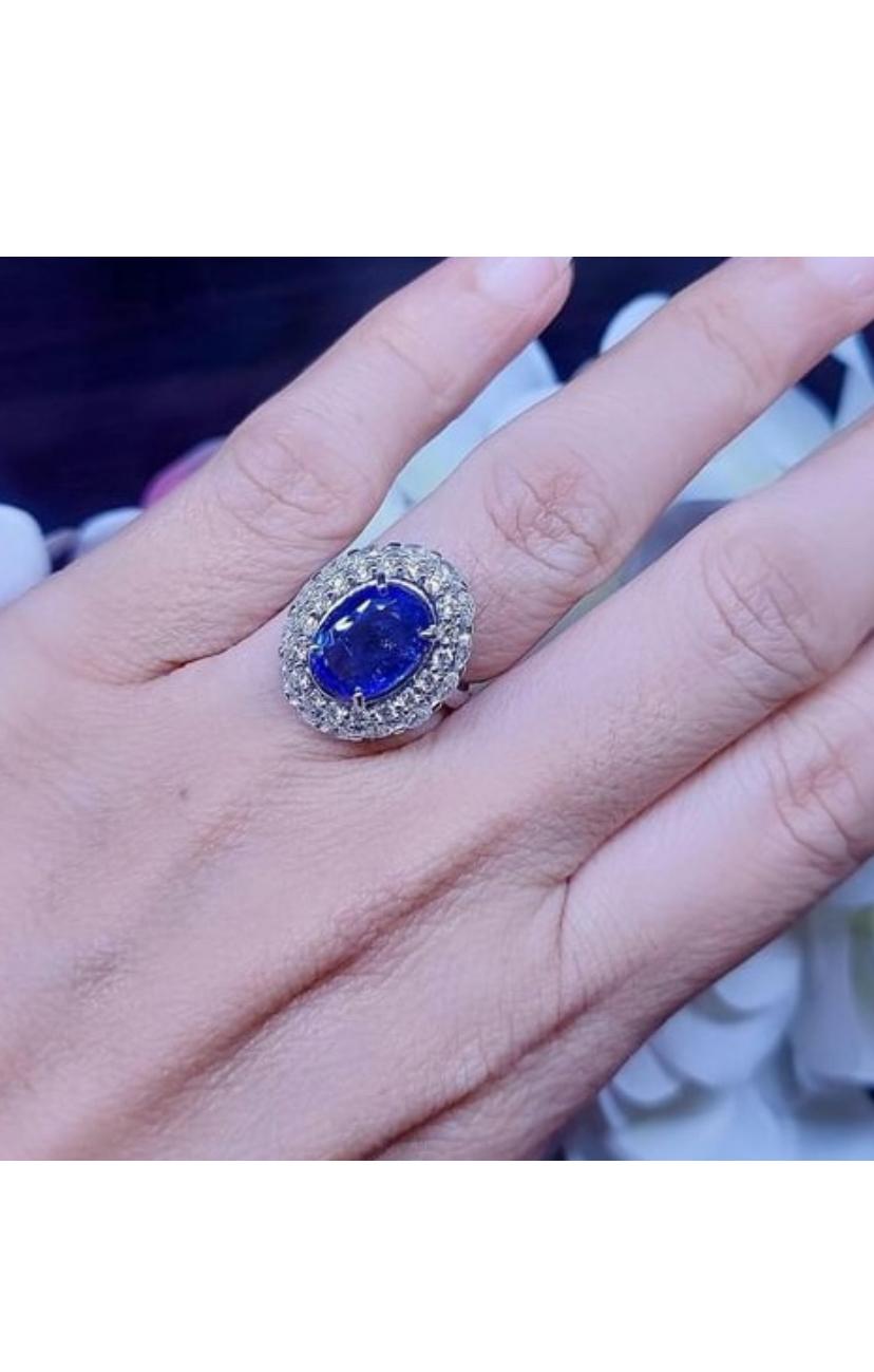 AIG Certified 3.65 Carats Untreated Ceylon Sapphire Diamonds 18K Gold Ring  For Sale 1