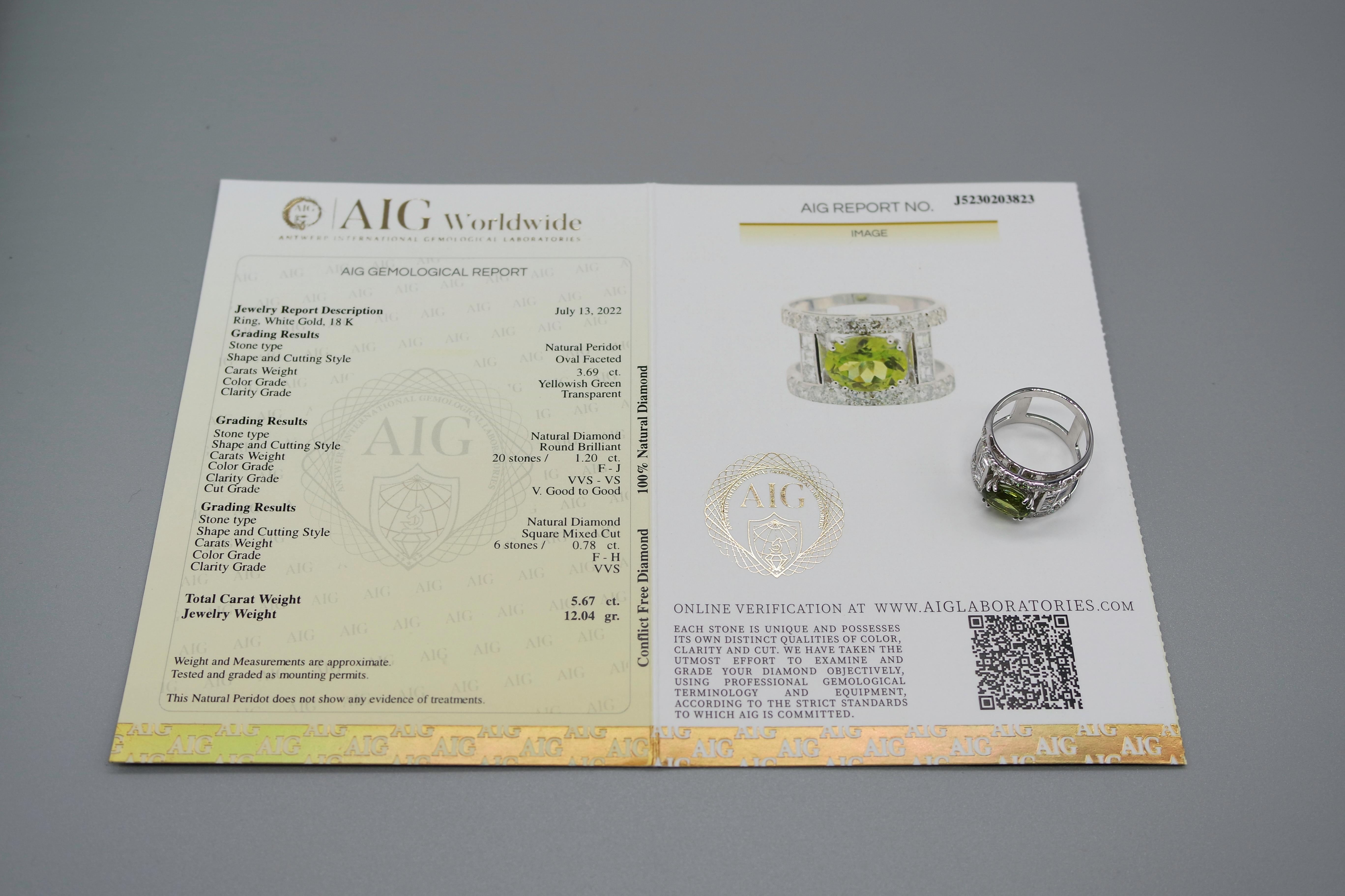Women's or Men's AIG Certified 3.69 Carat Oval Peridot and 1.98 Carat Diamond Cocktail Ring For Sale