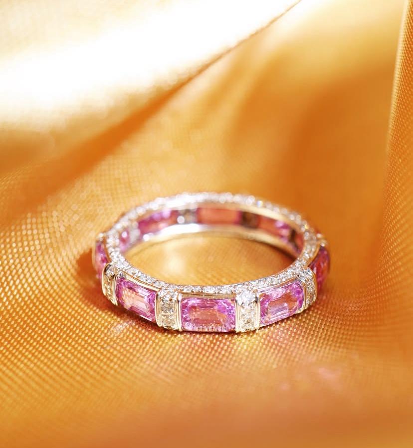 AIG zertifiziert 3,70 Pink Ceylon Saphire Diamanten 18K Gold Ring im Zustand „Neu“ im Angebot in Massafra, IT