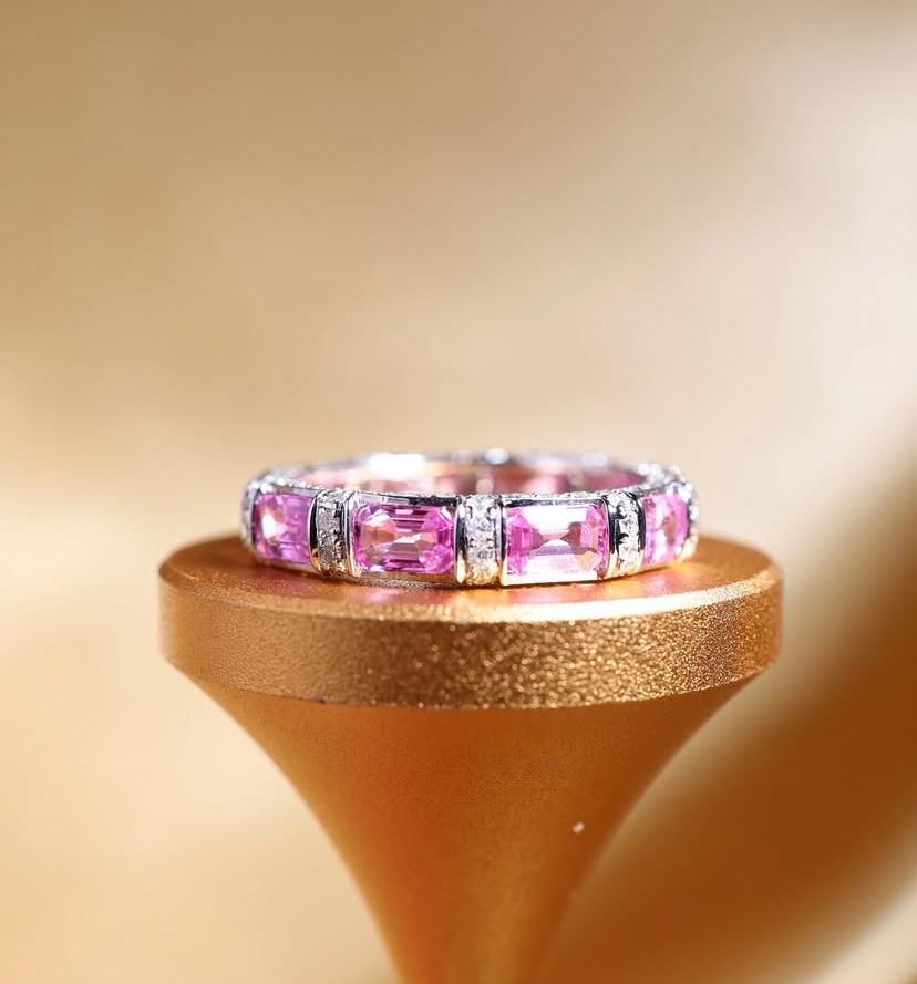 AIG zertifiziert 3,70 Pink Ceylon Saphire Diamanten 18K Gold Ring im Angebot 1
