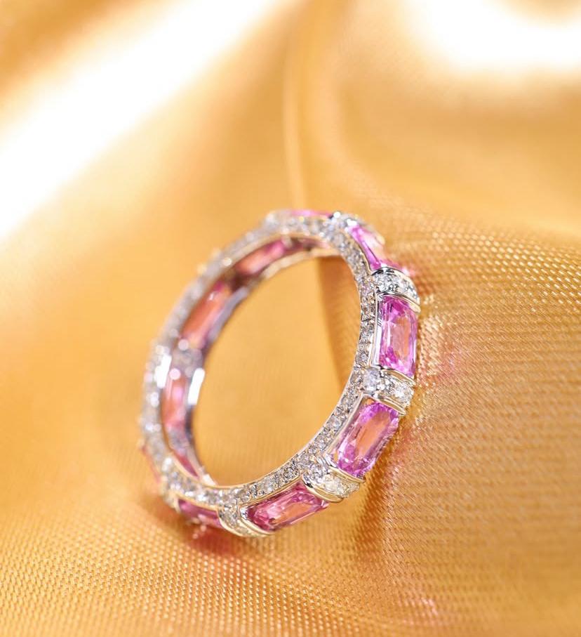 AIG zertifiziert 3,70 Pink Ceylon Saphire Diamanten 18K Gold Ring im Angebot 3