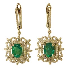 Boucles d'oreilles en or 18 carats avec émeraudes de Zambie certifiées AIG de 3,79 carats et diamants