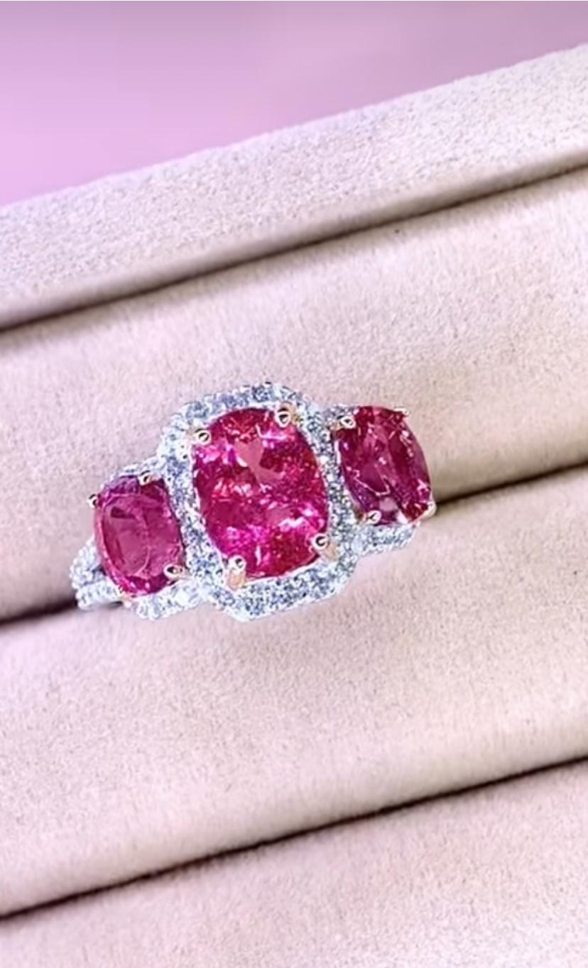 An exclusive Tourmaline and Diamonds trilogy ring, in a modern and elegant style, a very explosion of colors .
Adorn your hands and add a touch of springs on your look.
Stunning ring come in 18k gold with a  3 pieces of Natural Tourmaline of 3,80