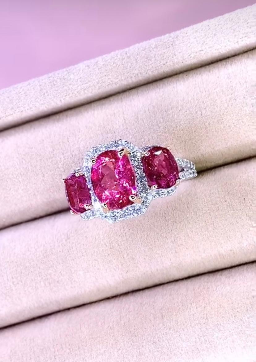 AIG Certified 3.80 Carat Pink Tourmaline Diamonds 18K Gold Ring For Sale 1