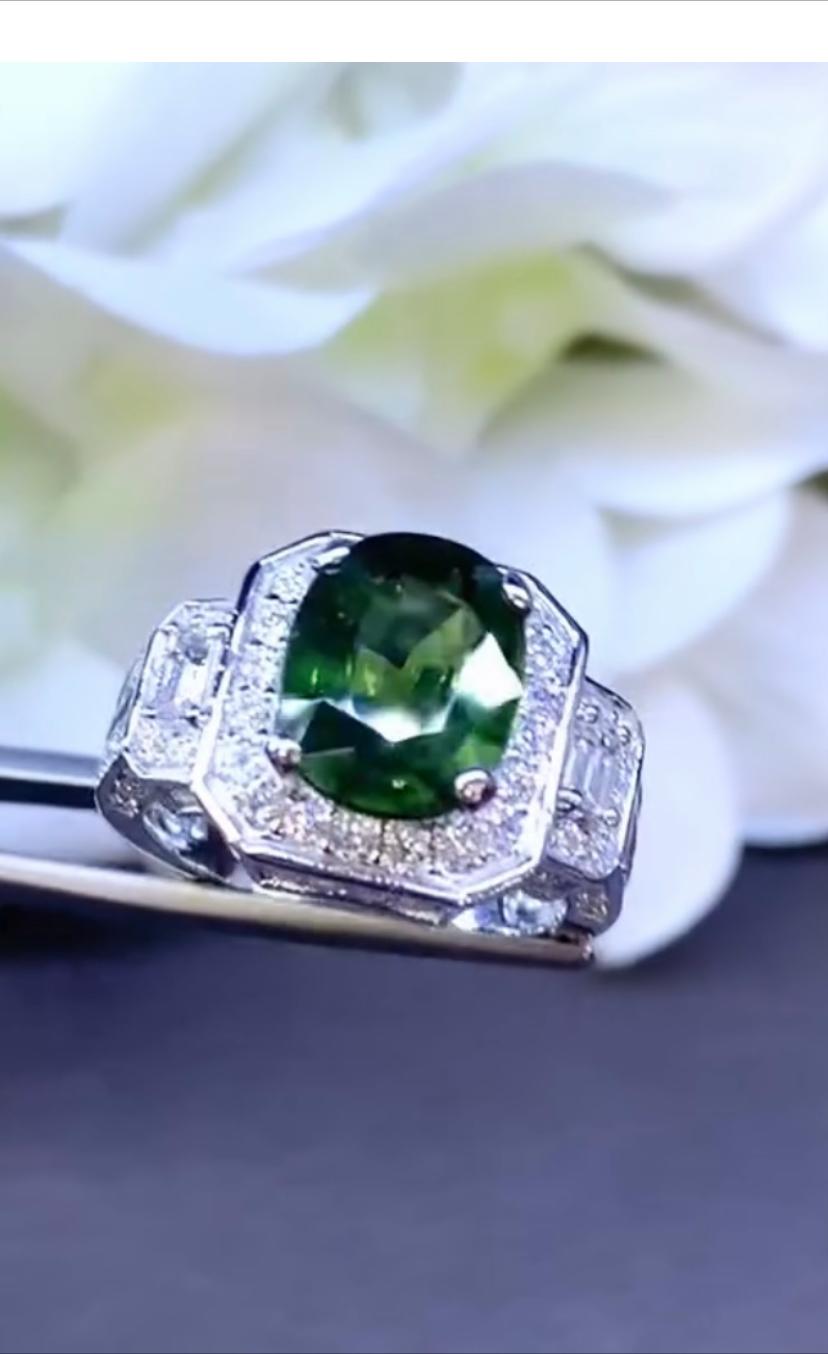 Bague en or 18 carats avec saphir vert certifié AIG de 3,80 carats et diamants de 1,35 carat Neuf - En vente à Massafra, IT