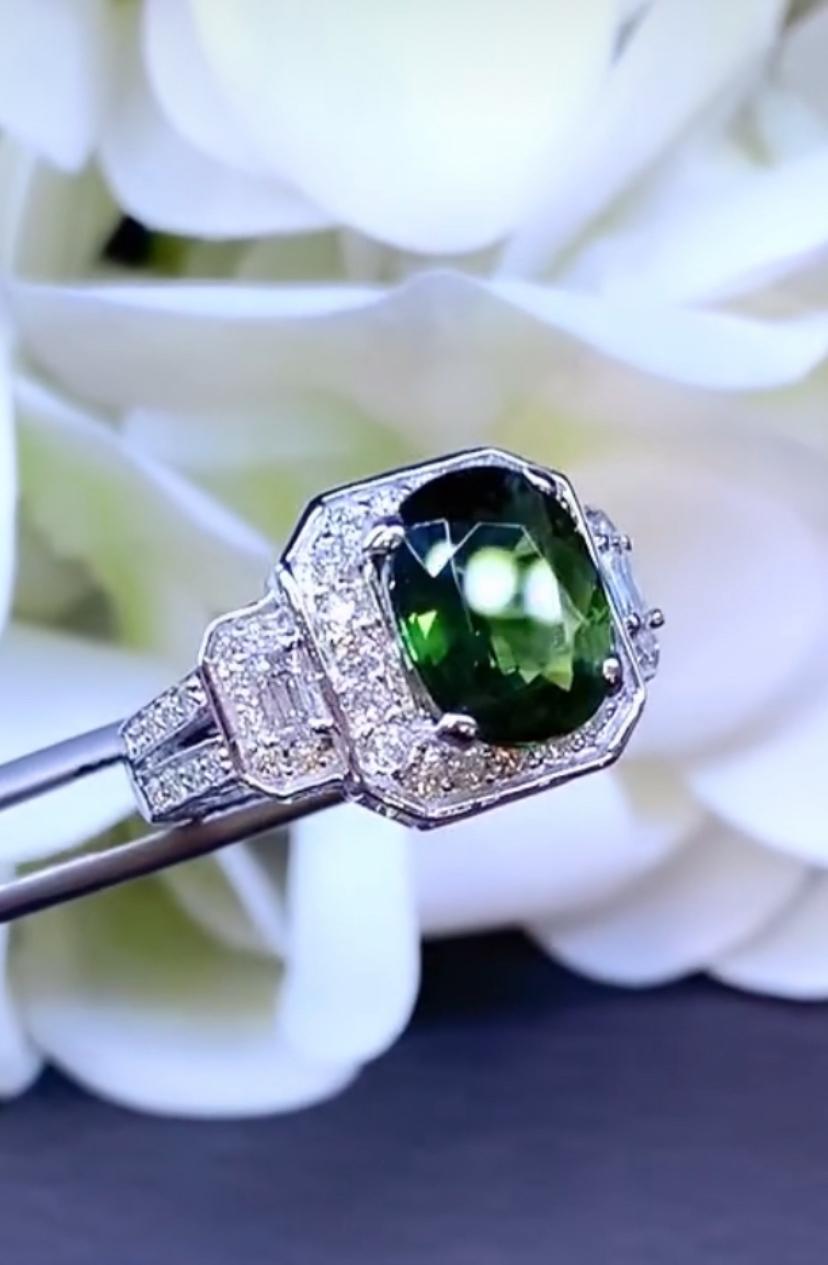 Bague en or 18 carats avec saphir vert certifié AIG de 3,80 carats et diamants de 1,35 carat en vente 1