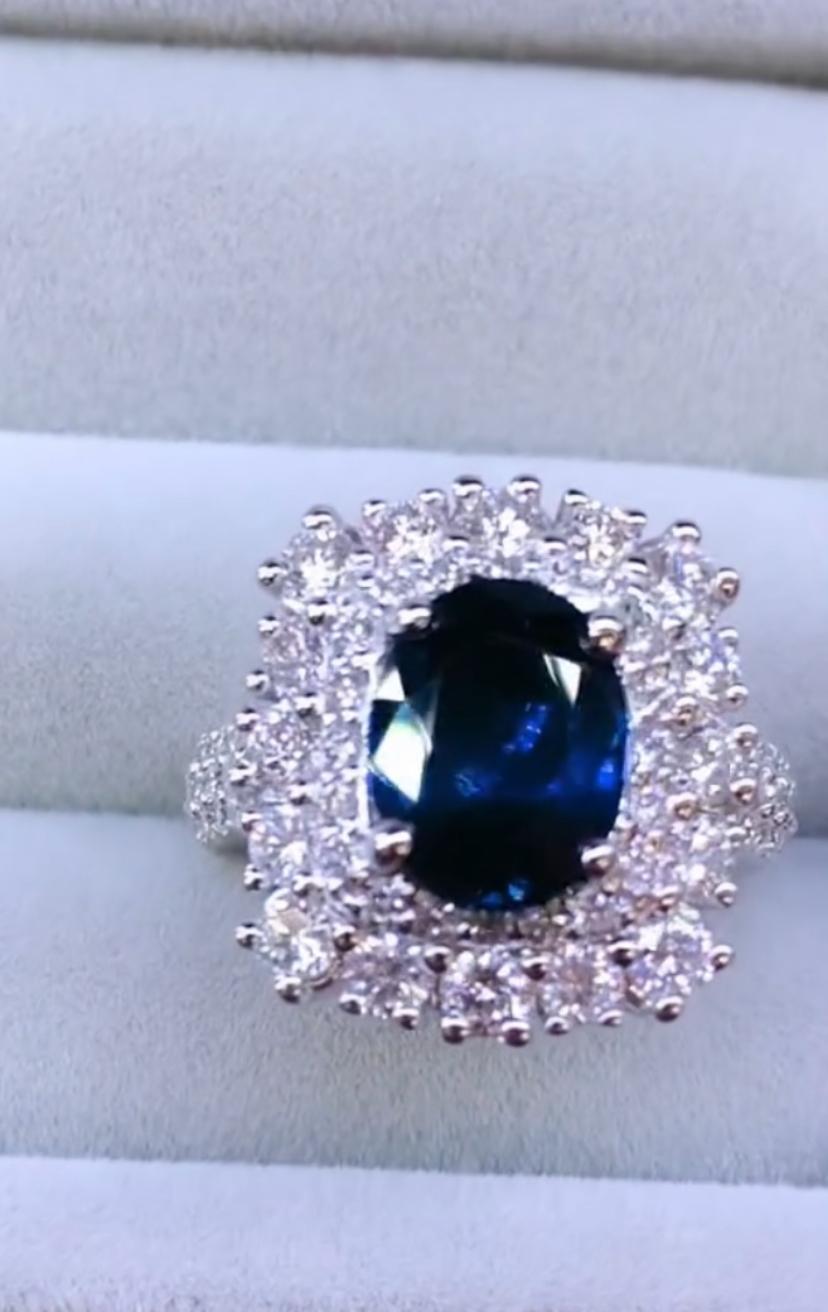 AIG Certified 3.80 Ct Blue Ceylon Sapphire 2.15 Ct Diamonds 18K Gold Ring In New Condition For Sale In Massafra, IT