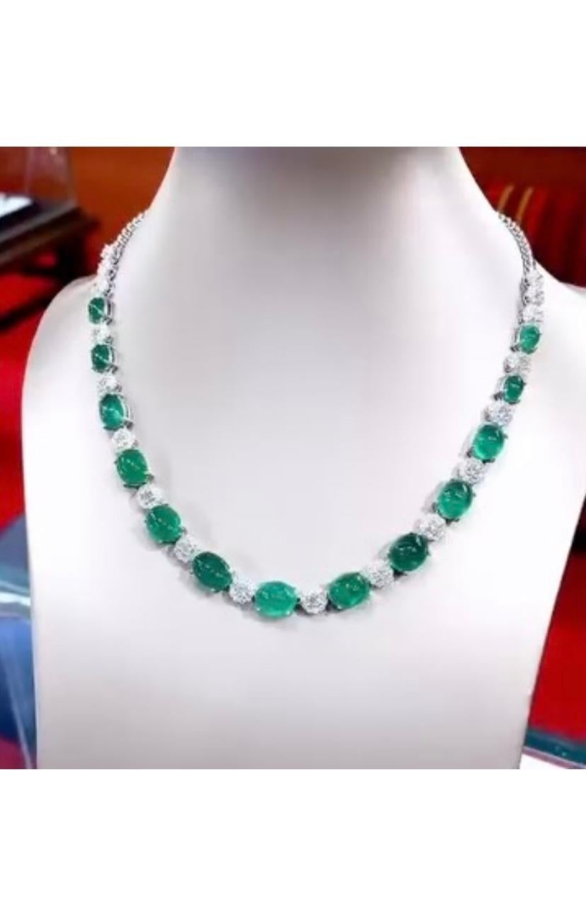 AIG Certified 38.00 Carats Zambian Emeralds  4.80 Ct Diamonds 18k Gold Necklace For Sale 1