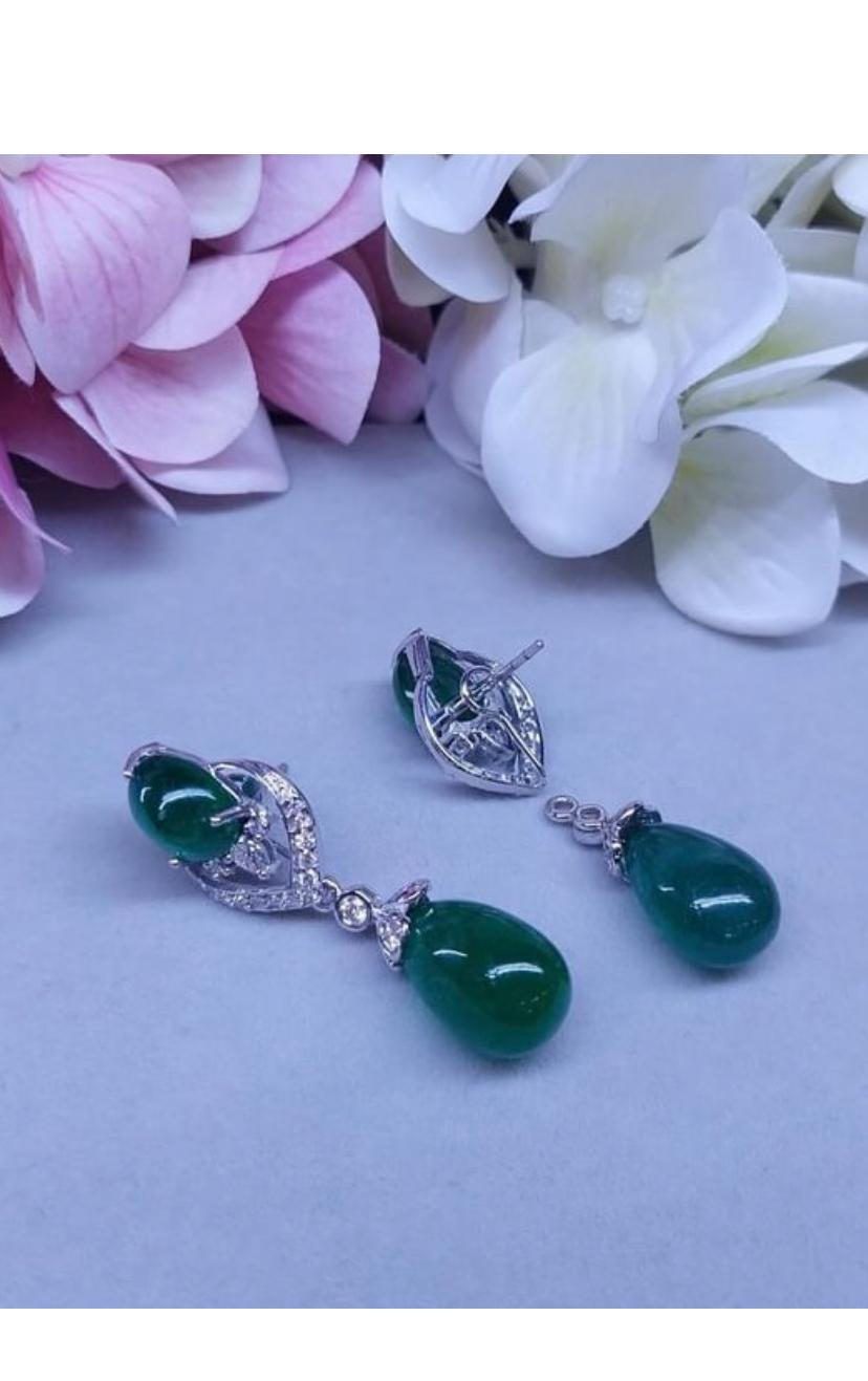 AIG Certified 38.86 Carats Zambian Emeralds Diamonds 18K Gold Earrings  In New Condition For Sale In Massafra, IT