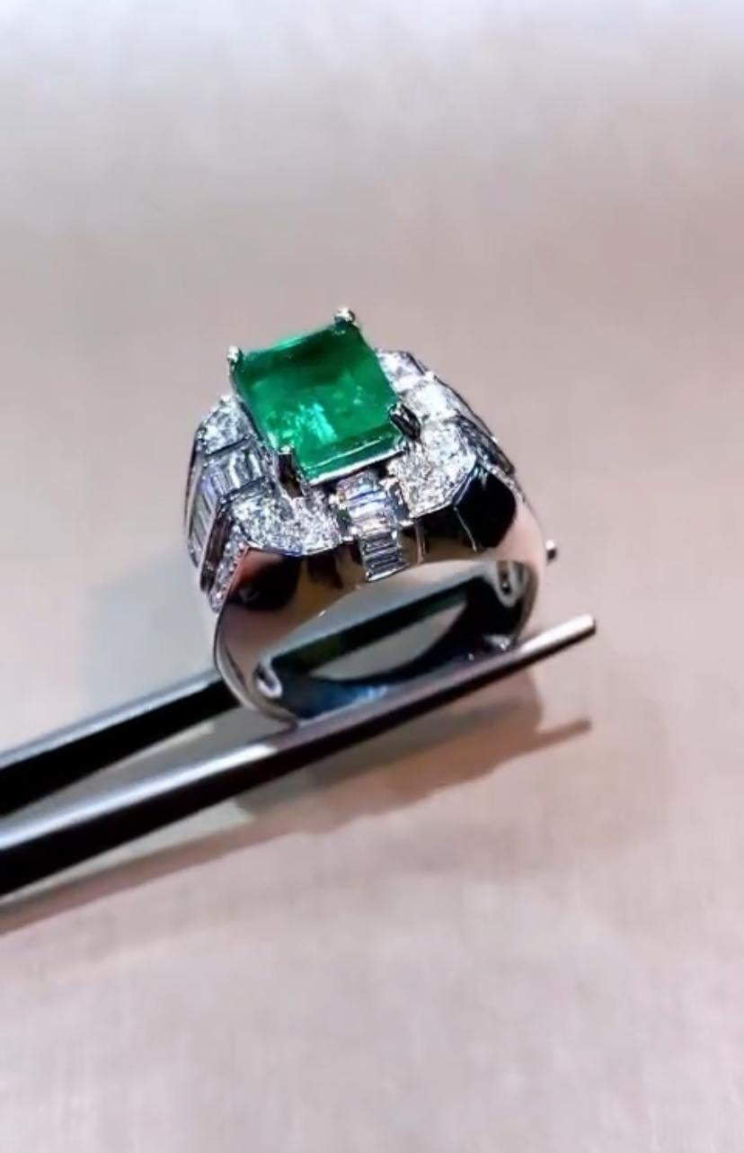 AIG Certified 3.89 Carat Zambian Emerald  1.28 Ct Diamonds 18K Gold  Ring In New Condition For Sale In Massafra, IT