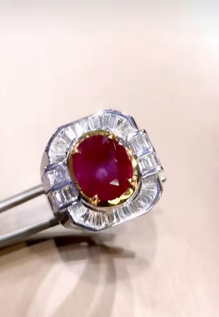 Rubí de Birmania certificado AIG de 3.90 quilates  Anillo de oro de 18 quilates con diamantes de 1,70 quilates en Nuevo estado para la venta en Massafra, IT