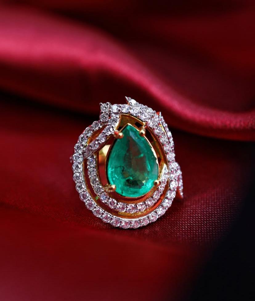 AIG Certified 3.90 Zambian Emerald 1.30 Ct Diamonds 18k Gold Ring For Sale 2