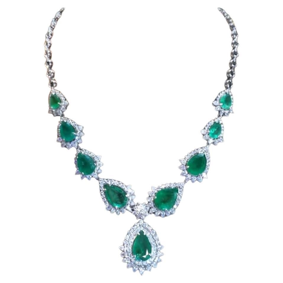 AIG Certified 39.00 Carats Zambian Emeralds 12.00 Ct Diamonds 18k Gold Necklace