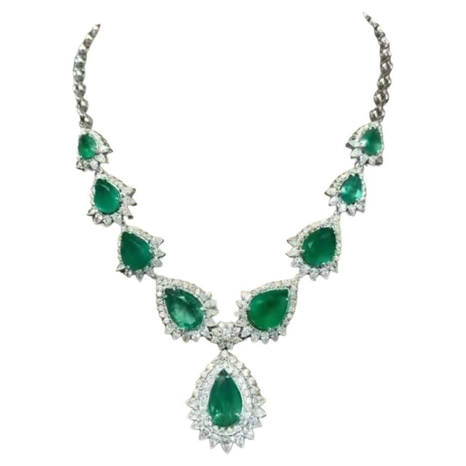 Smeraldi dello Zambia certificati AIG 39,00 carati 12,00 carati di diamanti Collana in oro 18k