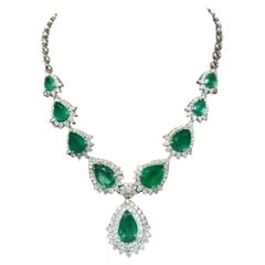 Smeraldi dello Zambia certificati AIG 39,00 carati 12,00 carati di diamanti Collana in oro 18k