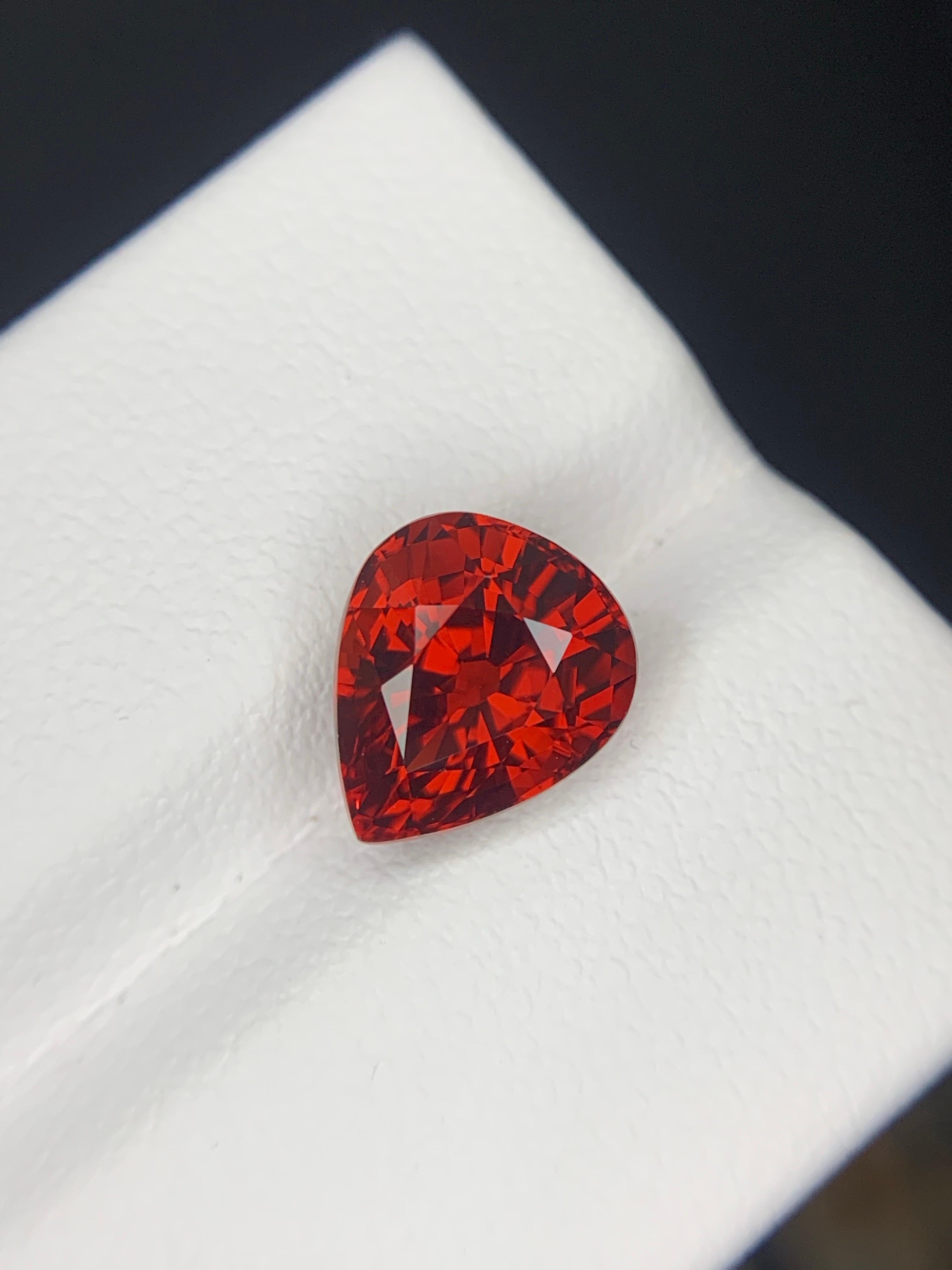 AIG Certified 3.96 Carat Natural Loose Spessartite Garnet Pear Shape Gemstone In New Condition For Sale In Peshawar, PK