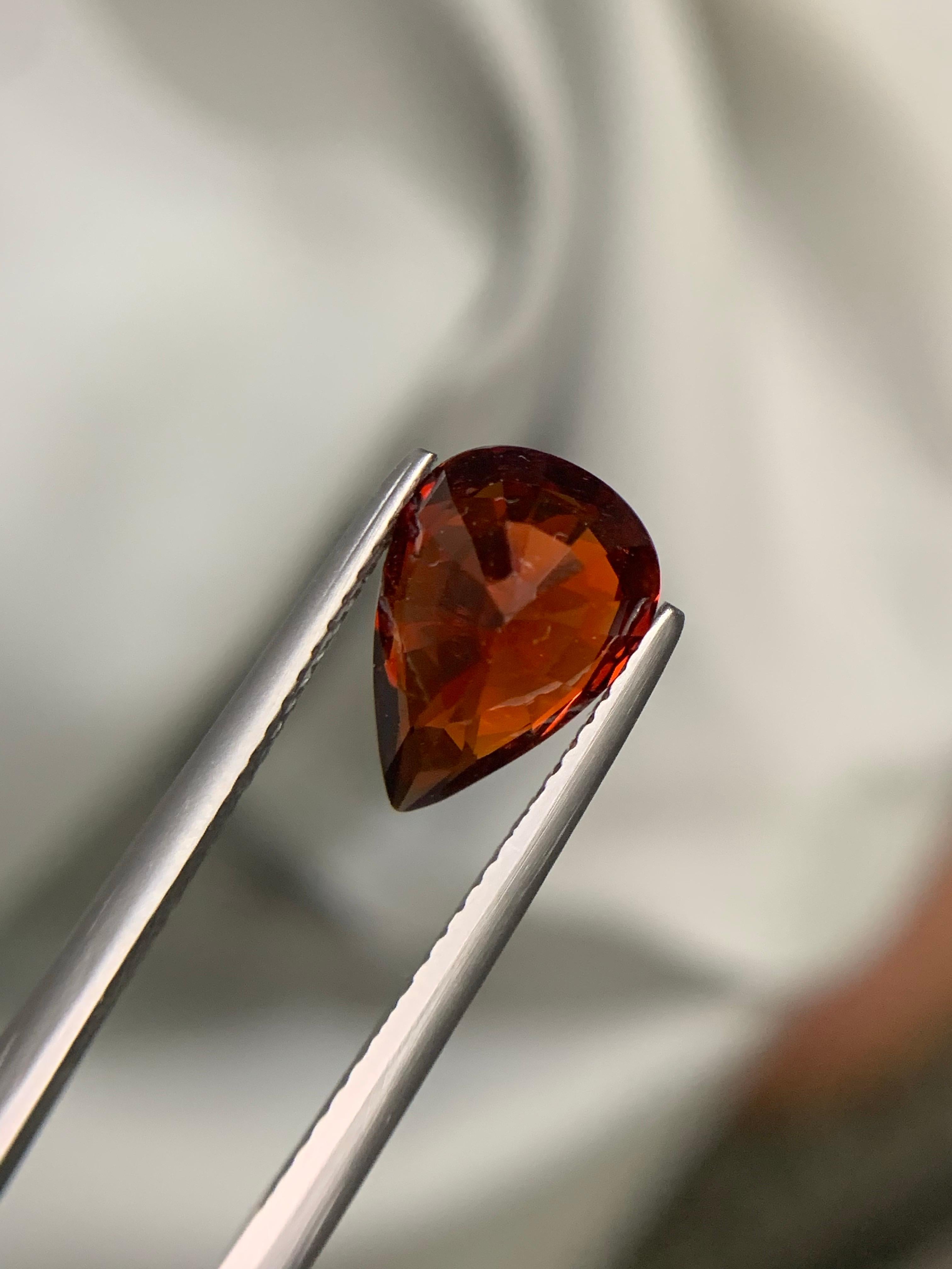 AIG zertifiziert 3.98 Karat natürlichen losen Spessartit Granat Birne Form Edelstein im Zustand „Neu“ im Angebot in Peshawar, PK