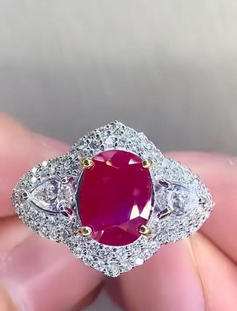 AIG Certified 4.00 Carat Burma Ruby 1.30 Ct Diamonds 18K Gold Ring In New Condition For Sale In Massafra, IT