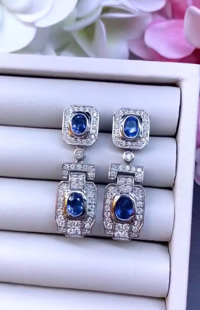 An exquisite Sapphires and Diamonds pair of earrings in Art Decò design , so glamour and elegant.
Elevate your look and add a touch of sophistication on your outfit.
Amazing earrings come in 18k gold with a 4 pieces of Natural Ceylon Sapphires of