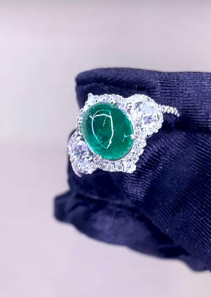 Women's AIG Certified 4.00 Carat Zambian Emerald GIA  Diamonds 18K Gold Ring For Sale