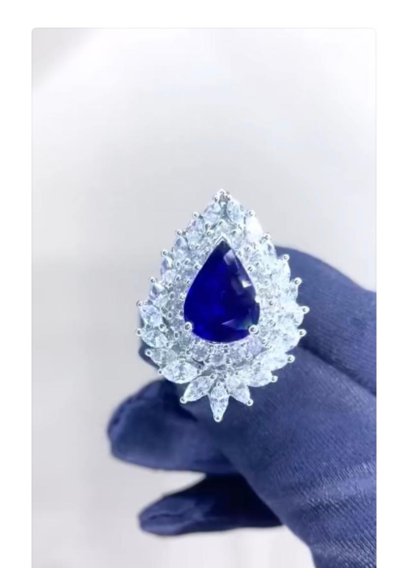 AIG Certified 4.00 Ct Blue Royal Ceylon Sapphire 2.40 Ct Diamonds 18K Gold Ring For Sale 1