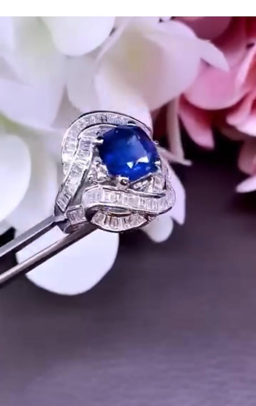 Women's AIG Certified 4.00 Ct Ceylon Sapphire  2.00 Ct Diamonds 18k Gold Ring For Sale