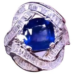 AIG Certified 4.00 Ct Ceylon Sapphire  2.00 Ct Diamonds 18k Gold Ring