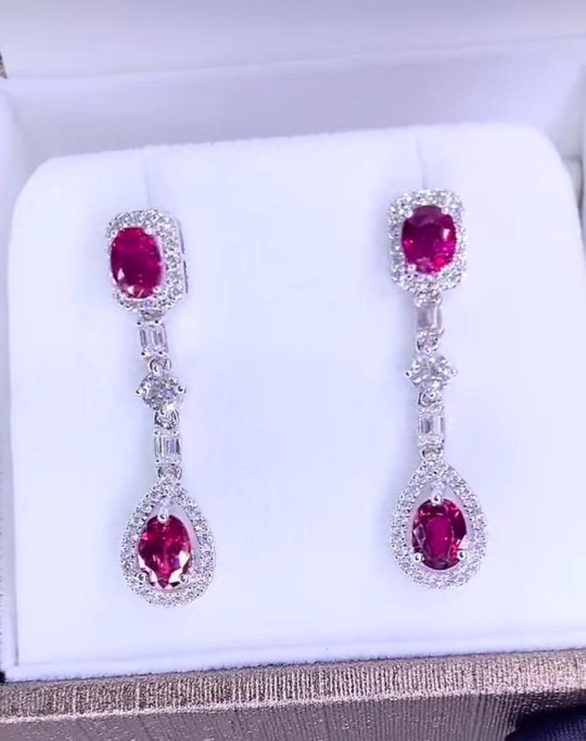 Mixed Cut AIG Certified 4.00 Ct Siamese Rubies 1.90 Ct Diamonds 18K Gold Earrings For Sale