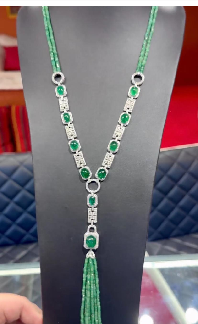 AIG Certified 40.50 Carats Zambian Emeralds  5.50 Ct Diamonds 18K Gold Necklace  In New Condition For Sale In Massafra, IT