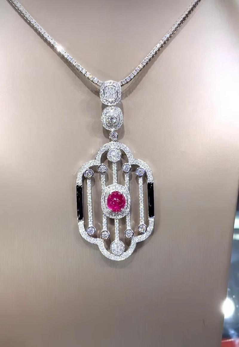 Certifié par l'AIG  4.10 Ct Rubis de Birmanie  Pendentif en or 18K avec 4,80 ct de diamants Unisexe en vente