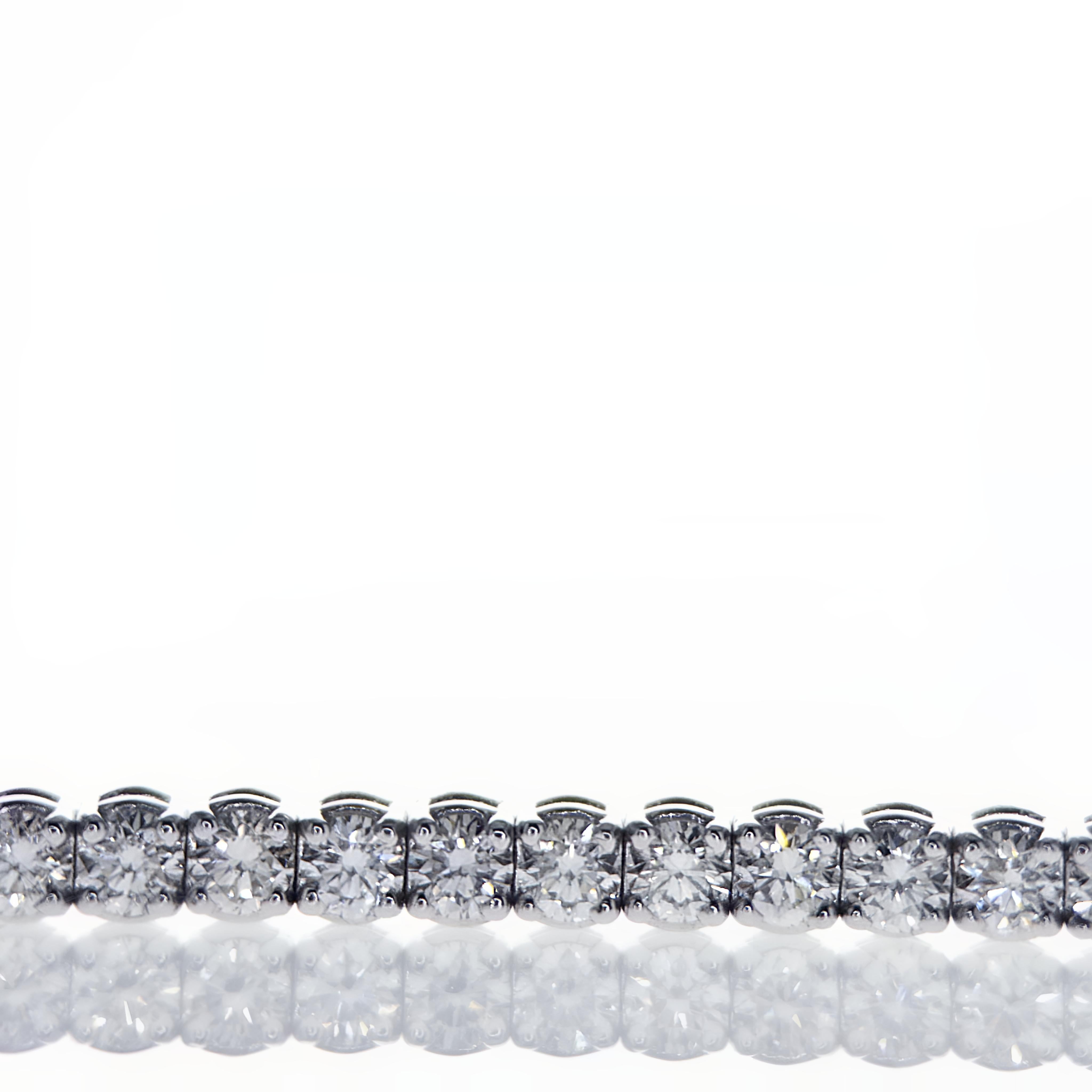AIG Certified 4.11CT 14K White Gold Diamonds Tennis Bracelet For Sale 3