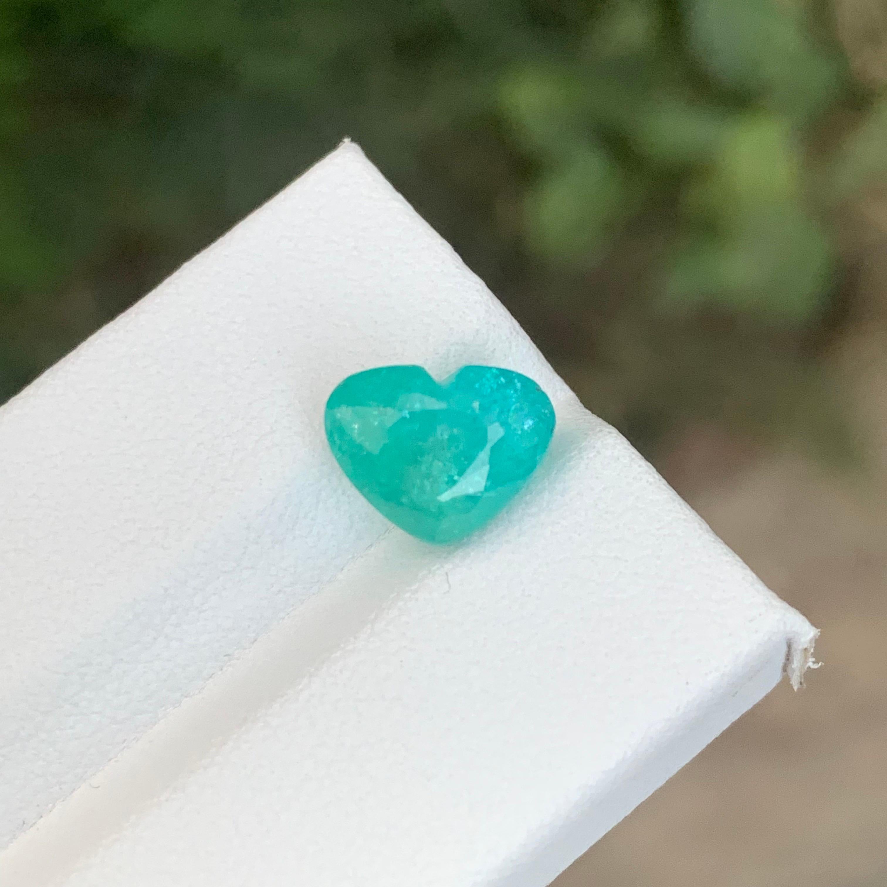 Turmalina Paraiba suelta

Peso: 4,14 quilates
Dimensiones: 8,16 x 10,45 x 7,25 mm
Color Verde Azul
Forma Corazón 
Origen: Mozambique, África
Tratamiento: No
Certificado: Certificado AIG disponible 

La turmalina Paraiba suelta es una de las piedras