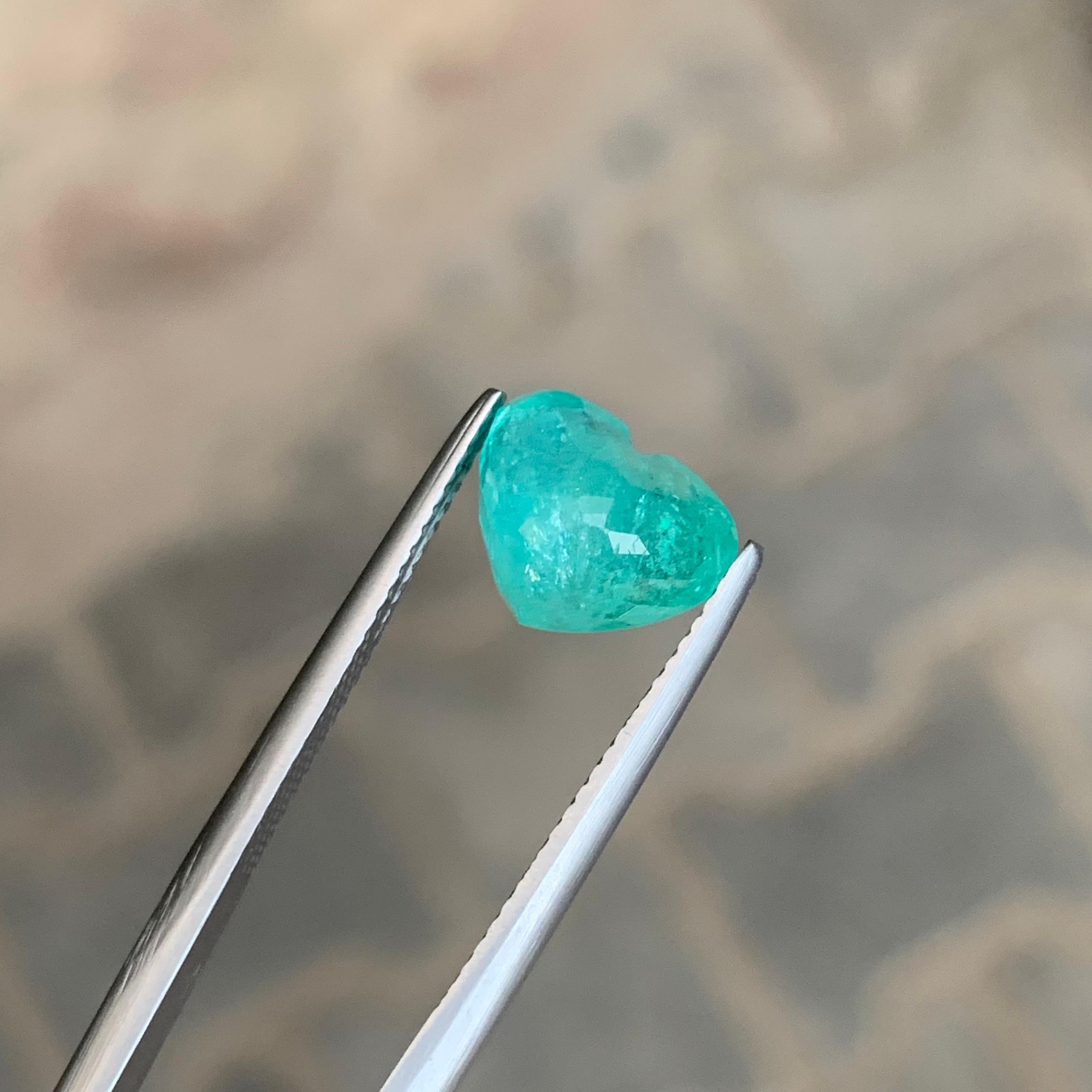 Gema natural suelta de turmalina paraiba en forma de corazón de 4,14 quilates certificada por AIG en venta 1