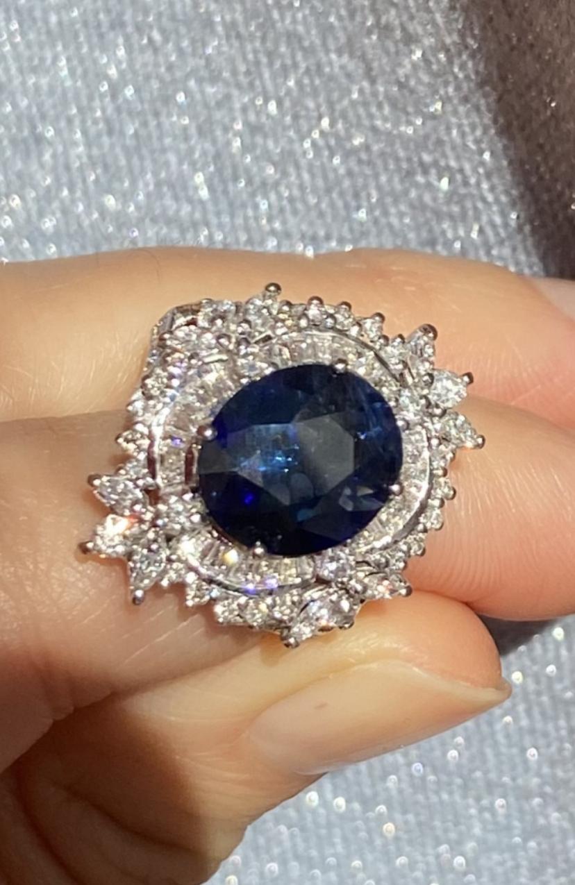 An exclusive ring in flowers design, so refined, sophisticated and fashion style by Italian designer, expression of beauty in the world.
Ring come in 18k with a Natural Ceylon Sapphire of ct 4,15 , in perfect oval cut , stunning color , fine
