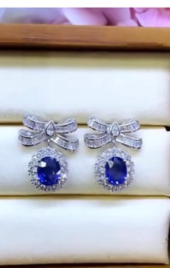 Saphirs de Ceylan certifiés AIG, 4.15 carats Boucles d'oreilles en or 18K avec 2,40 ct de diamants