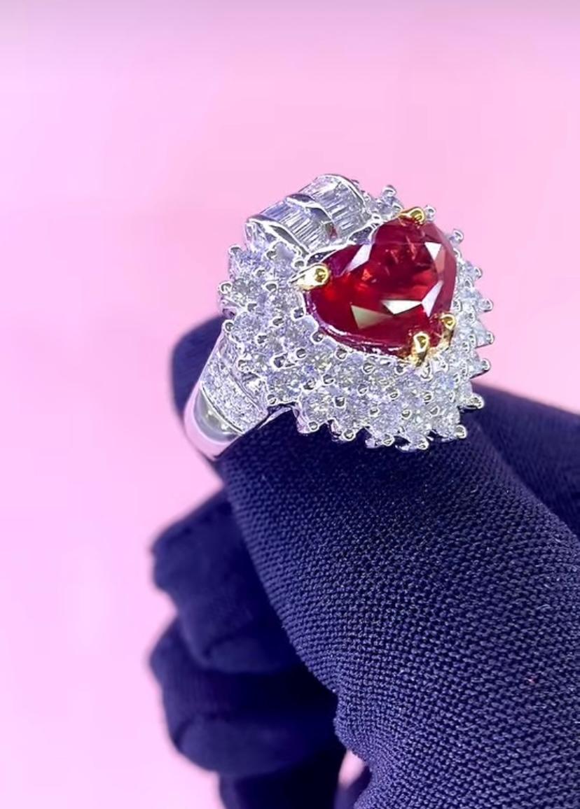 AIG Certified 4.20 Carat  Natural Ruby 1.90 Carat Diamonds 18K Gold Ring In New Condition For Sale In Massafra, IT