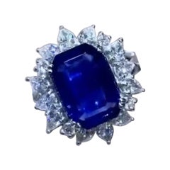 Saphir de Ceylan certifié AIG de 4.20 carats  Bague en or 18K avec 1,50 ct de diamants