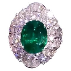 AIG Certified 4.26 Ct Zambian Emerald 3.30 Ct Diamonds 18k Gold Ring