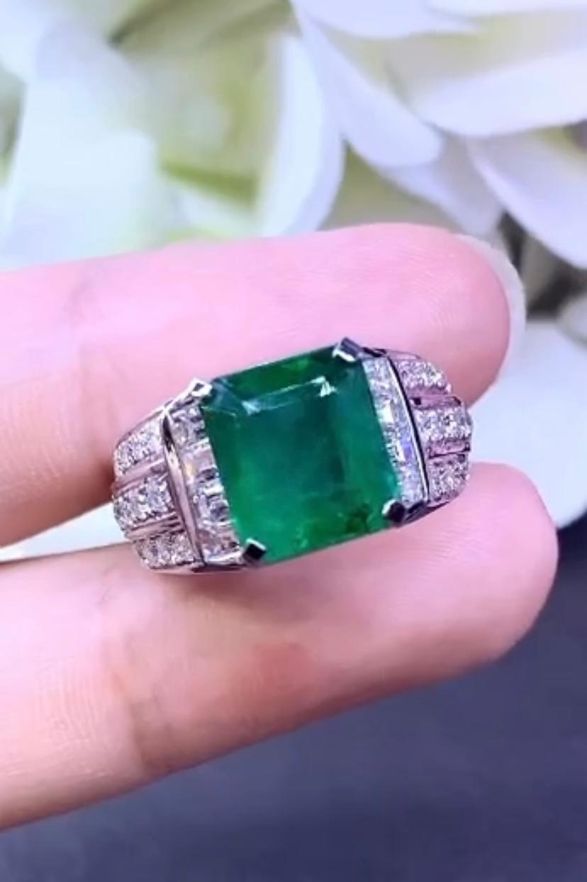 AIG Certified 4.40 Carat Zambian Emerald  1.48 Ct Diamonds  18K Gold Ring  In New Condition For Sale In Massafra, IT